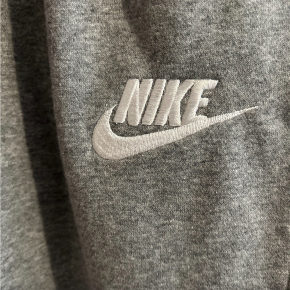 Nike sweatpants - Picture 2 of 2